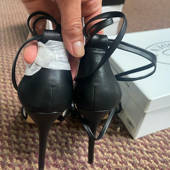 Steve Madden ankle wrap heels size 8.5 - Picture 2 of 3